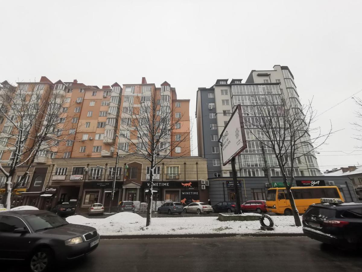 Apartment подобово в центрі поряд жд
